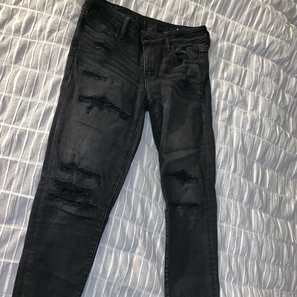 American eagle black ripped jeans!
